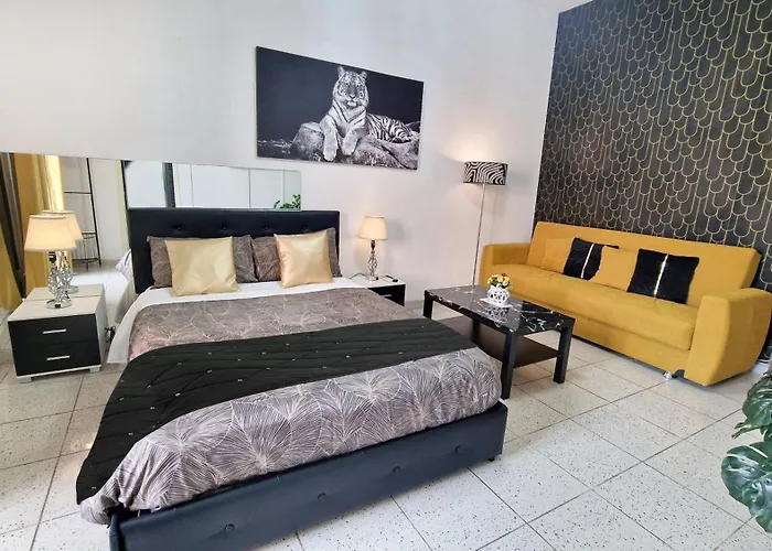 Apartment Black