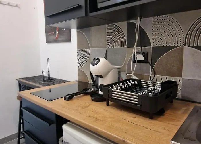 Apartment Black Rom