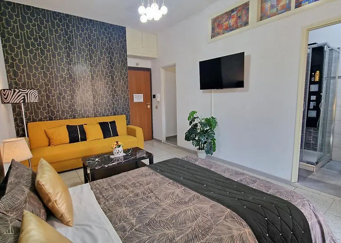 Black Apartment