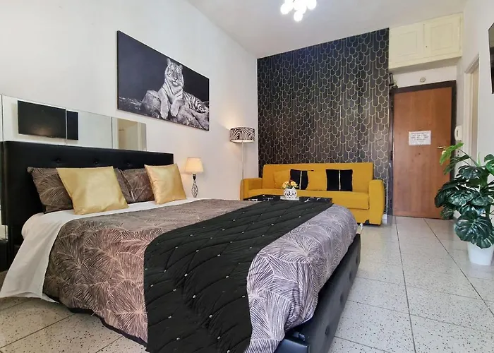 Apartment Black Rom
