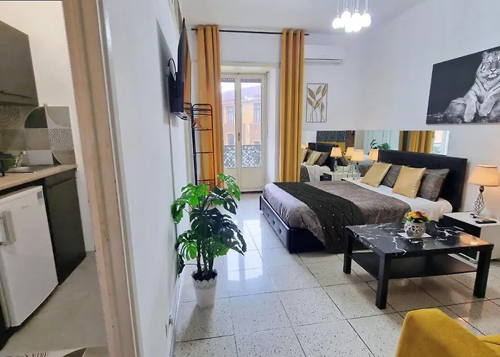 Black Apartment Rom